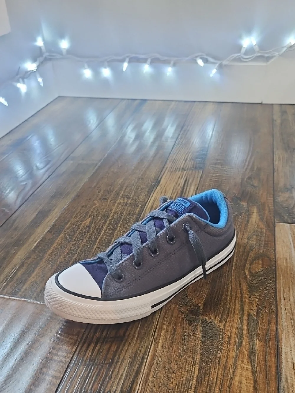 Converse Kids Low Top Sneakers‎ in Gray and Blue